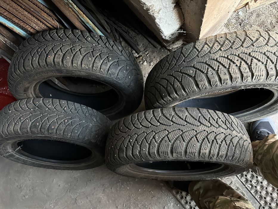 Продам зимние покрышки