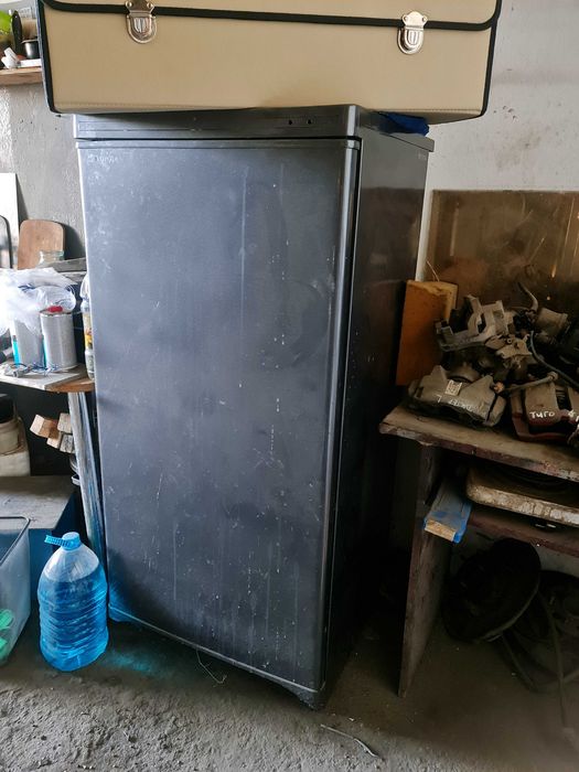 продам холодильник 130 см морозит хорошо