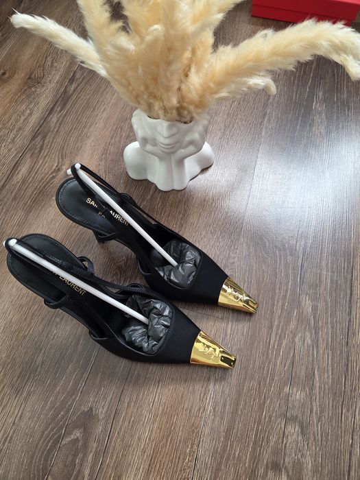 Pantofi Yves Saint Laurent