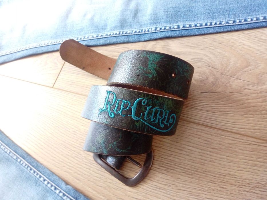 2 чифта дамски дънки + колан ест. кожа