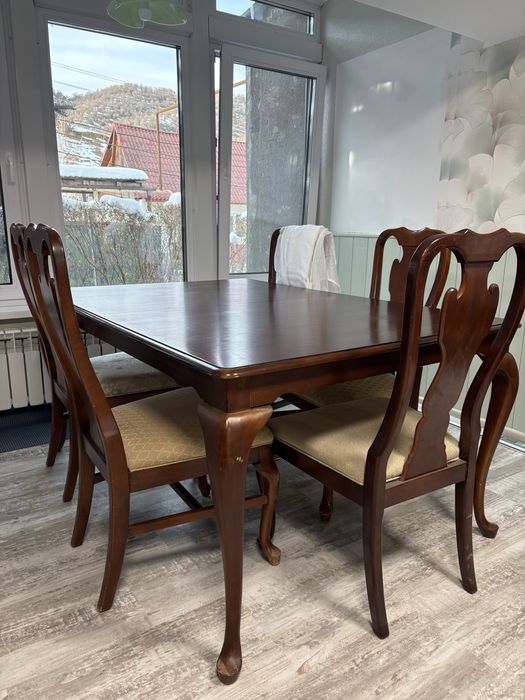 Стол обеденный и 6 стульев