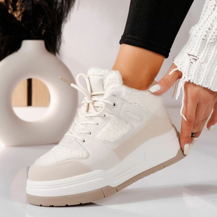 Спортно елегантни дамски маратонки подплатени с пух, бежови, еко кожа