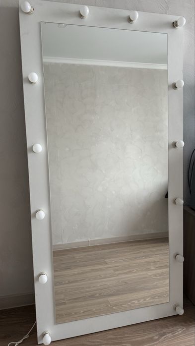 Зеркало с подсветкой