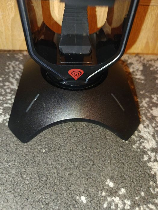 Stand pentru căști Vanad 500