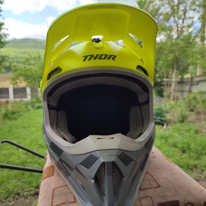 Vând cască THOR enduro motocross
