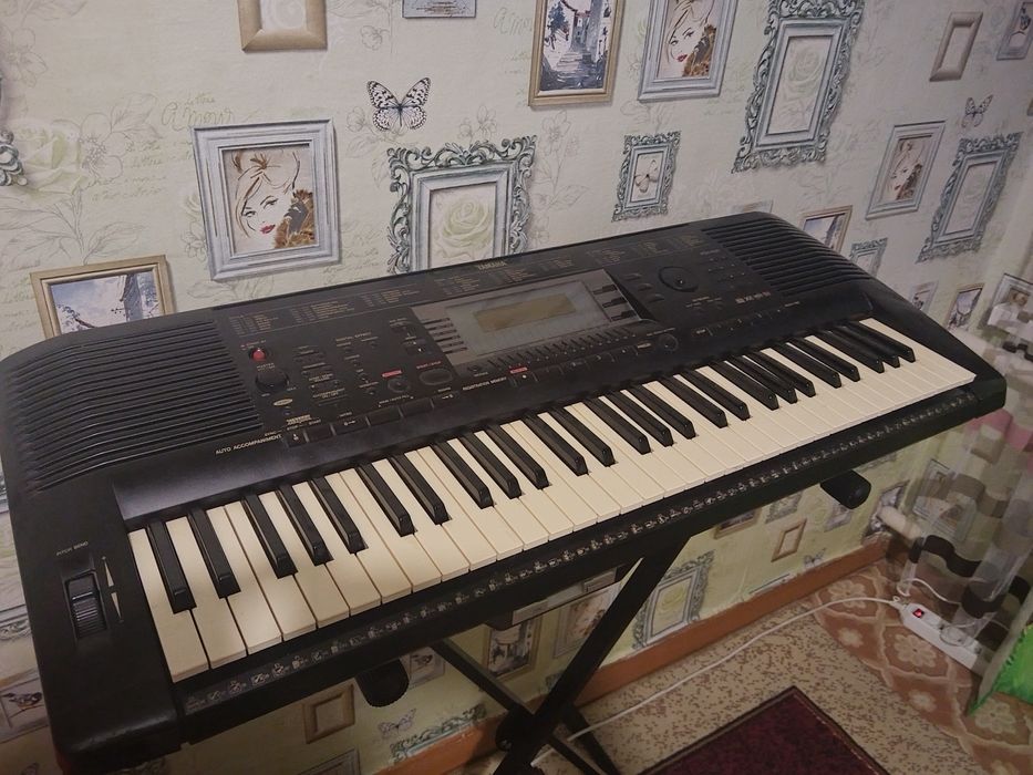 Продам синтезатор Ямаха 630