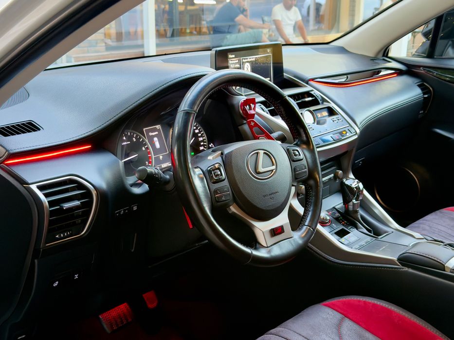 LEXUS NX200, 2018 года
