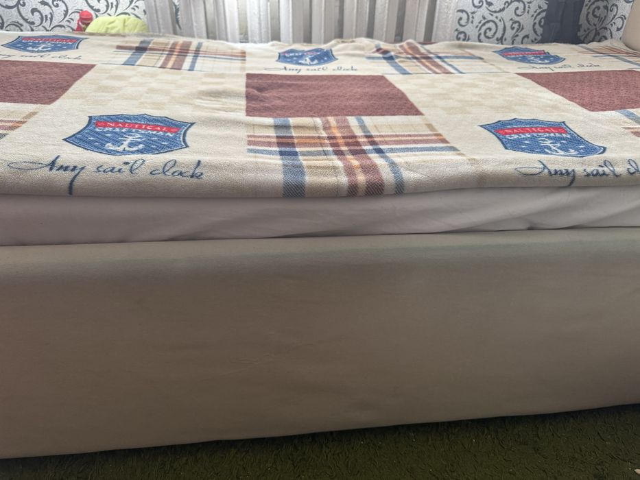 Продам кровать 90*200 с матрасом