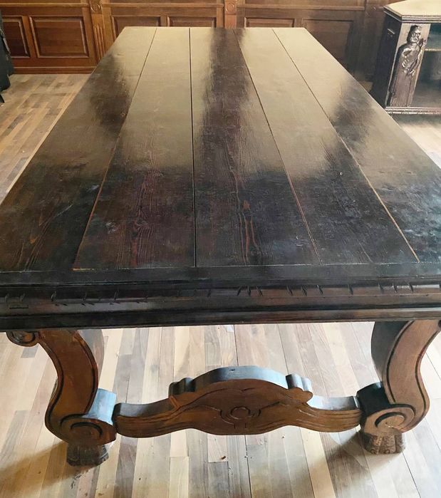 Старинный мебельный гарнитур в стиле испанский Ренессанс