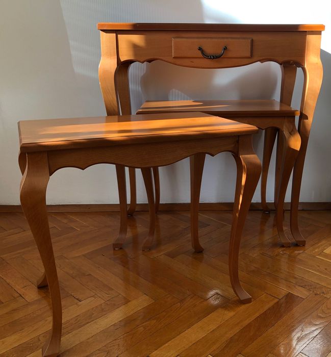 Конзолни маси масив/бук 3 бр.