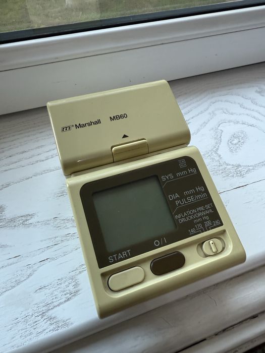 Тонометр сотилади.