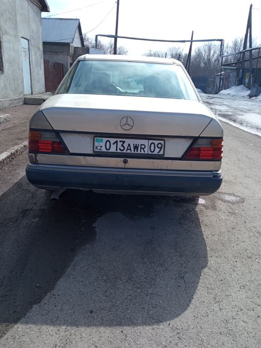 Мерседес Бенц 124.