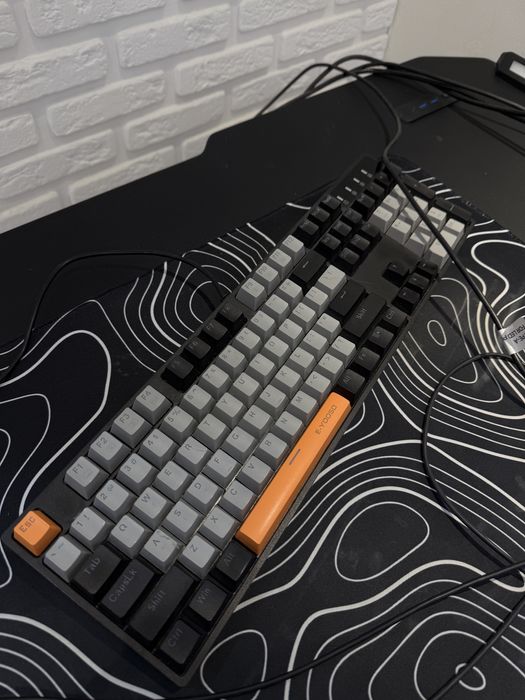 Продам стол игровой E Deimus 120 RGB