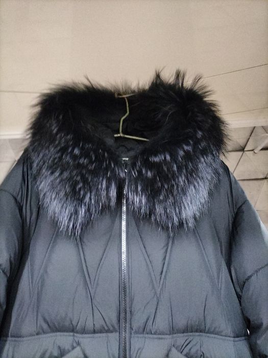 Продам женский зимний пуховик.