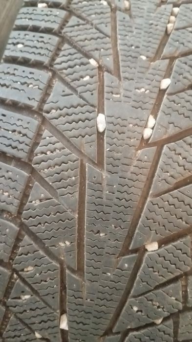 Продам б/у шины 205/65/15