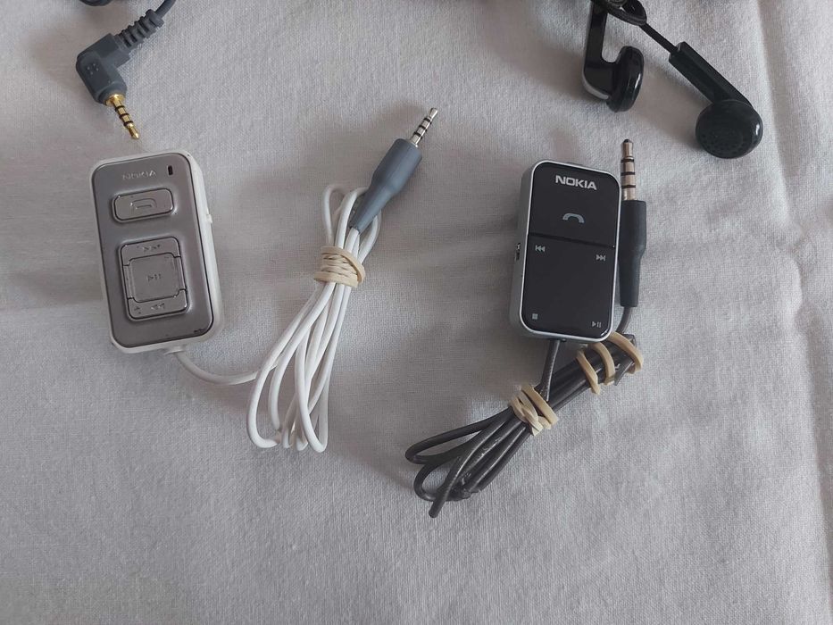 Casti Hands Free cu fir, telecomanda multimedia cu fir, reductii jack 2.5 la 3.5 mm, clipsuri pentru agatat castile