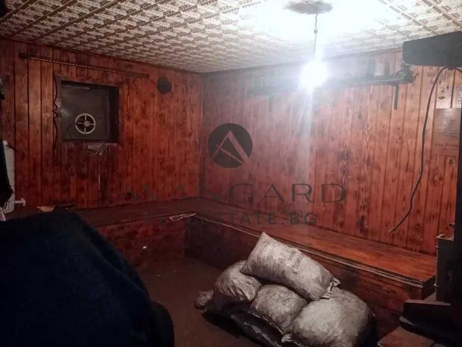 оф.19043 3-стаен РЕАЛНА КВАДРАТУРА Прослав