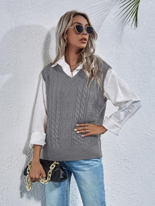 Жилетка вязаная размер S-ка фирма Shein с Америки