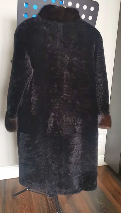 Шубка мутоновая длина миди