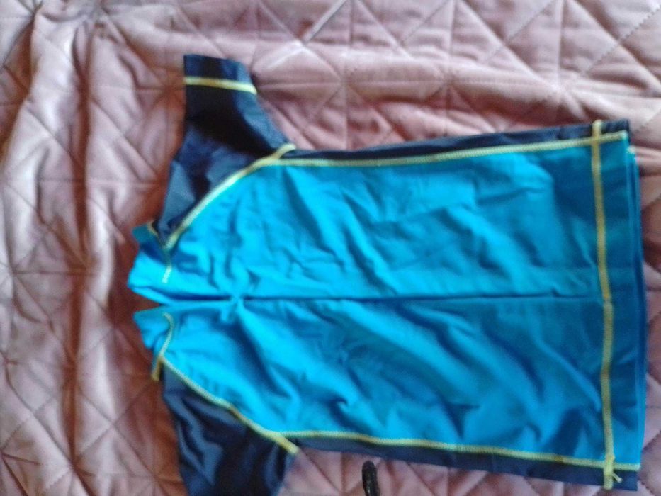 Тениски за плуване и слънце