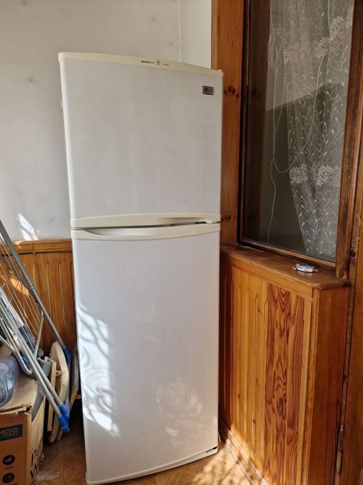 Продаётся Холодильник LG