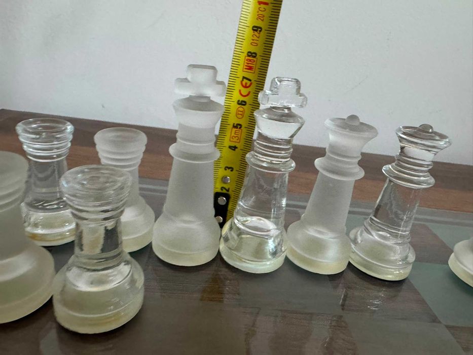Set șah din sticlă 35 × 35 cm, complet, piese transparente și mate
