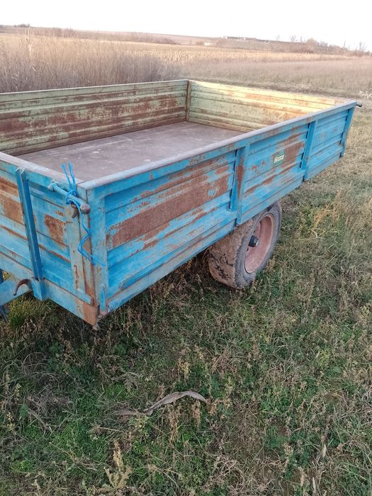 Remorca auto 750 kg și tractor