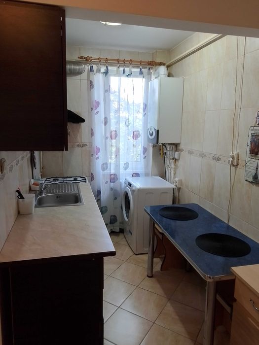 Închiriez apartament