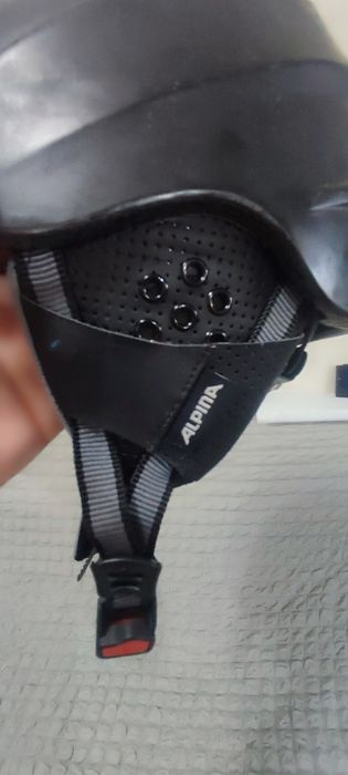 Шлем горнолыжный