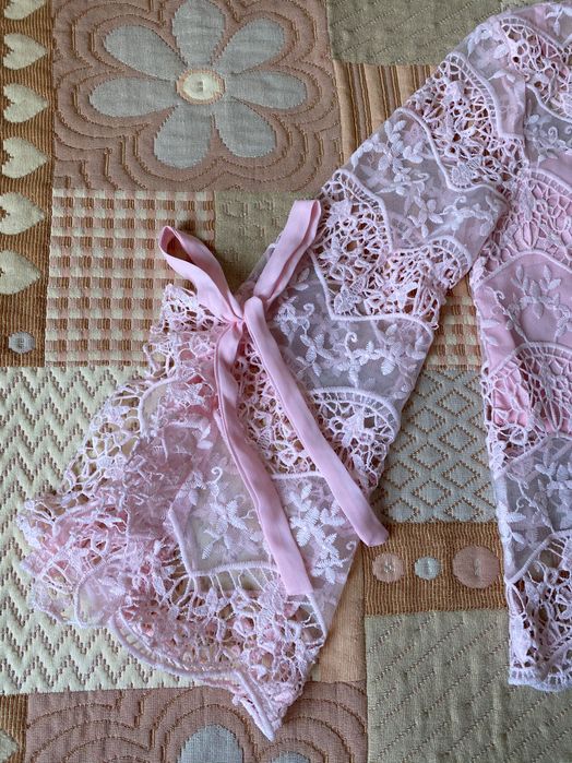 УНИКАЛНА Дантелена блуза