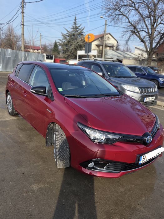 TOYOTA Auris  Hatchback hibrid 1.8L