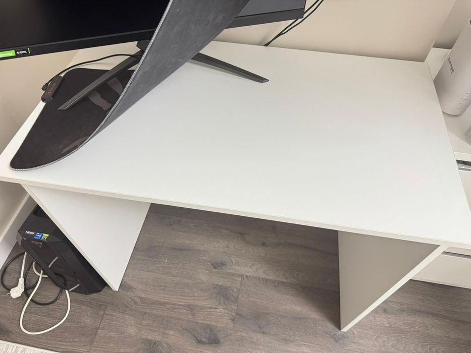 Продам комод,тумба, стол писменный