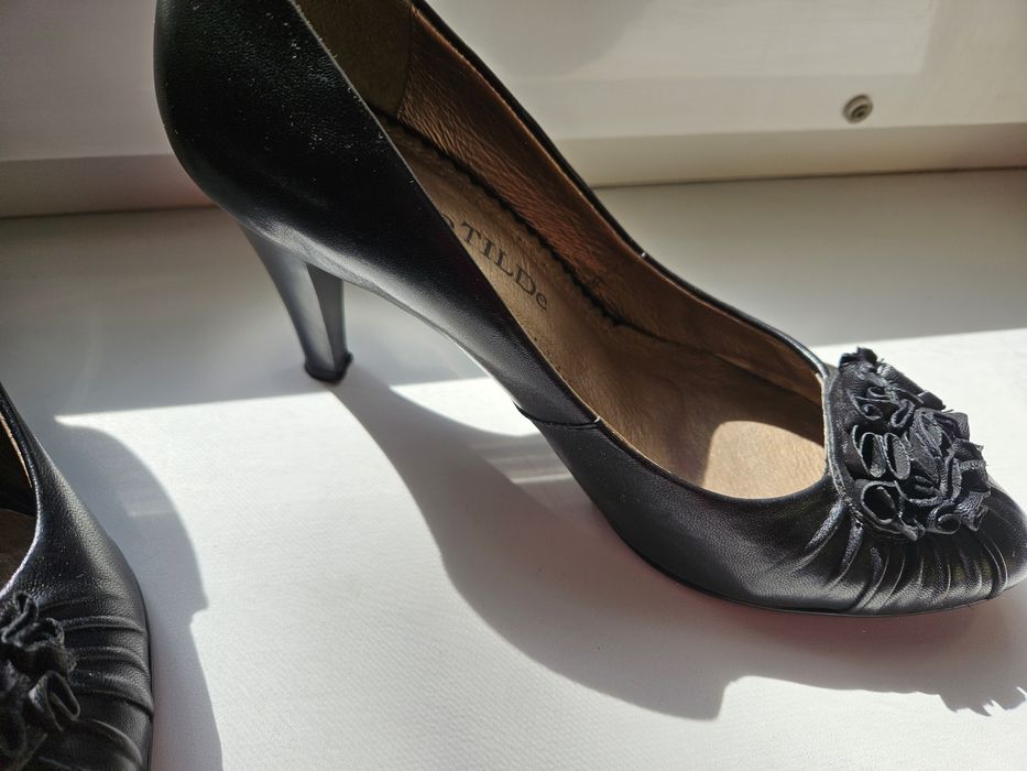 Продам женские туфли