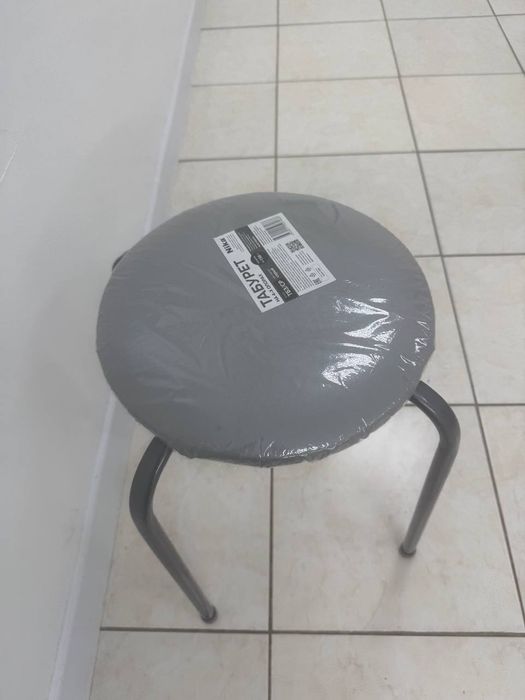 Холодильник маленький, стулья ,стол вешалка,