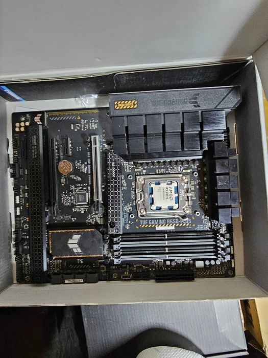 Kit Asus B650 Plus + Ryzen 8600G + rm1000x corsair, semi defect !