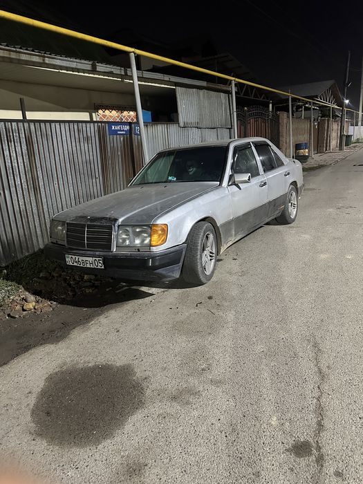 Мерседес Е220 w124