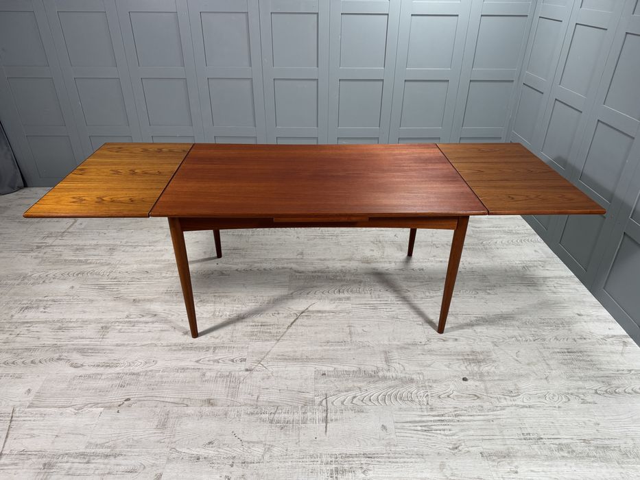 Разтегателна трапезна маса от 60-те Д1145