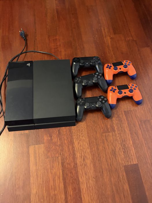 Playstation 4 PS4 cu 5 manete