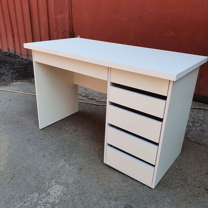 Столы компьютерные,  письменные.