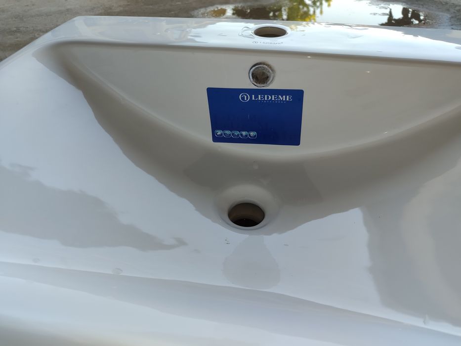 Rakvina tumba ustiga qoyiladigan