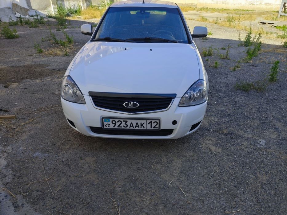 Автомобиль лада приора продам