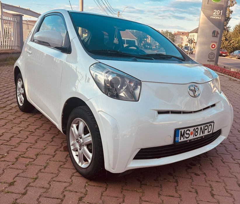 Toyota iQ