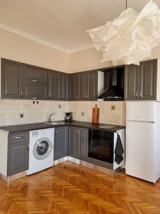 Дава се под наем Тристаен апартамент в София, Център - 135 кв.м за 765 € - Снимка #4