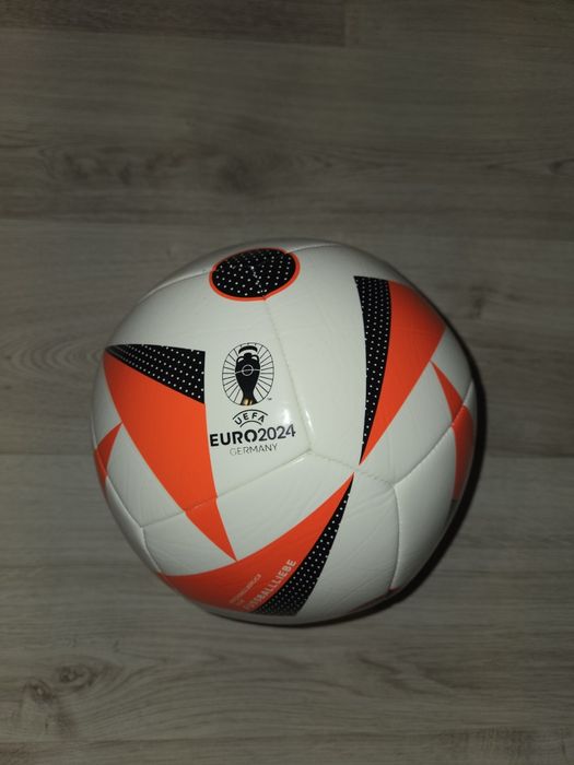 Minge fotbal Adidas UEFA EURO 2024 FUSSBALLLIEBE Replica Mărimea 5 Nouă