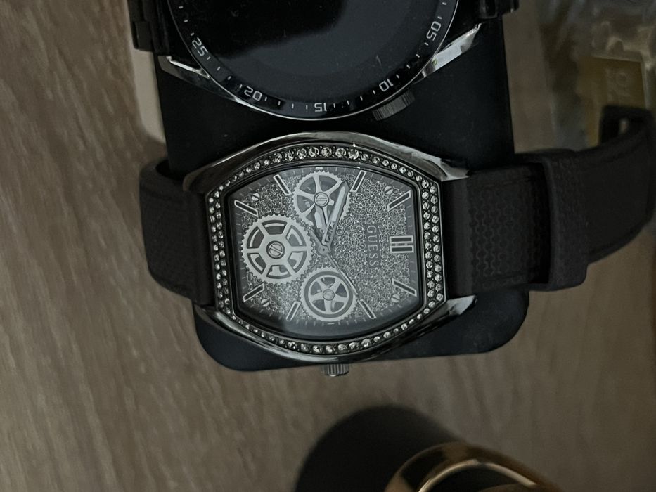 Часовник guess унисекс