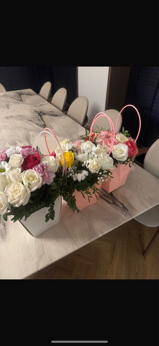 Цветы букеты на 8 марта