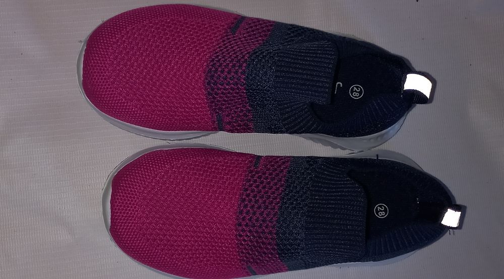 Детские кроссовки.