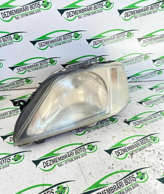 Far stanga Dacia Logan prima generatie