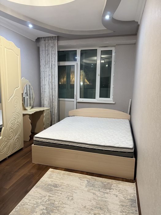 Спальный гарнитур бу / без матраса