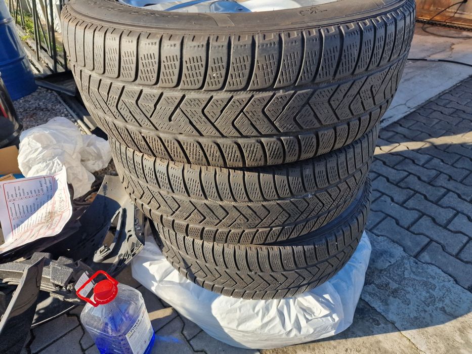 Гуми с Джанти 235/60 R18 Pirelli dot 2017